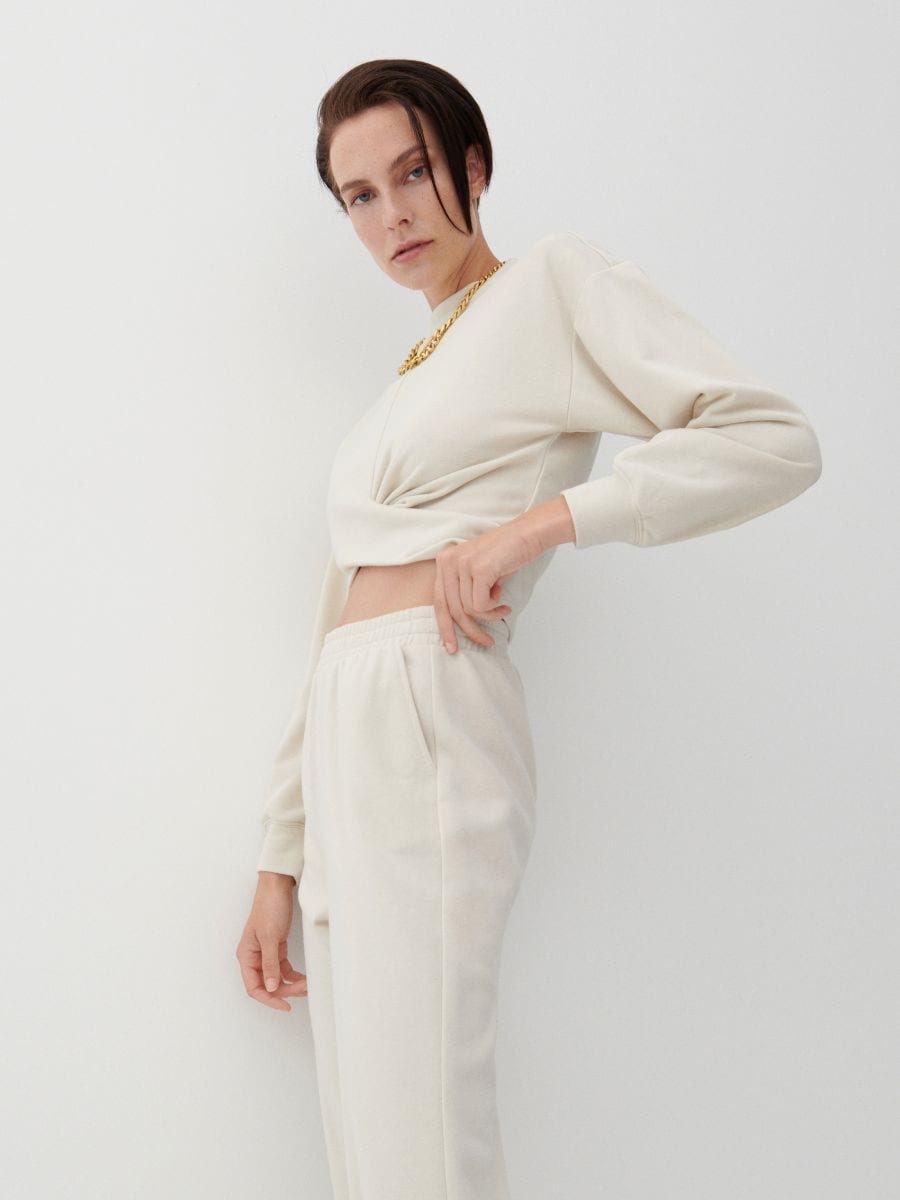 מכנסיים main product photo