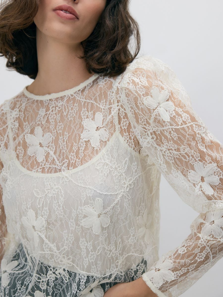 חולצת תחרה main product photo