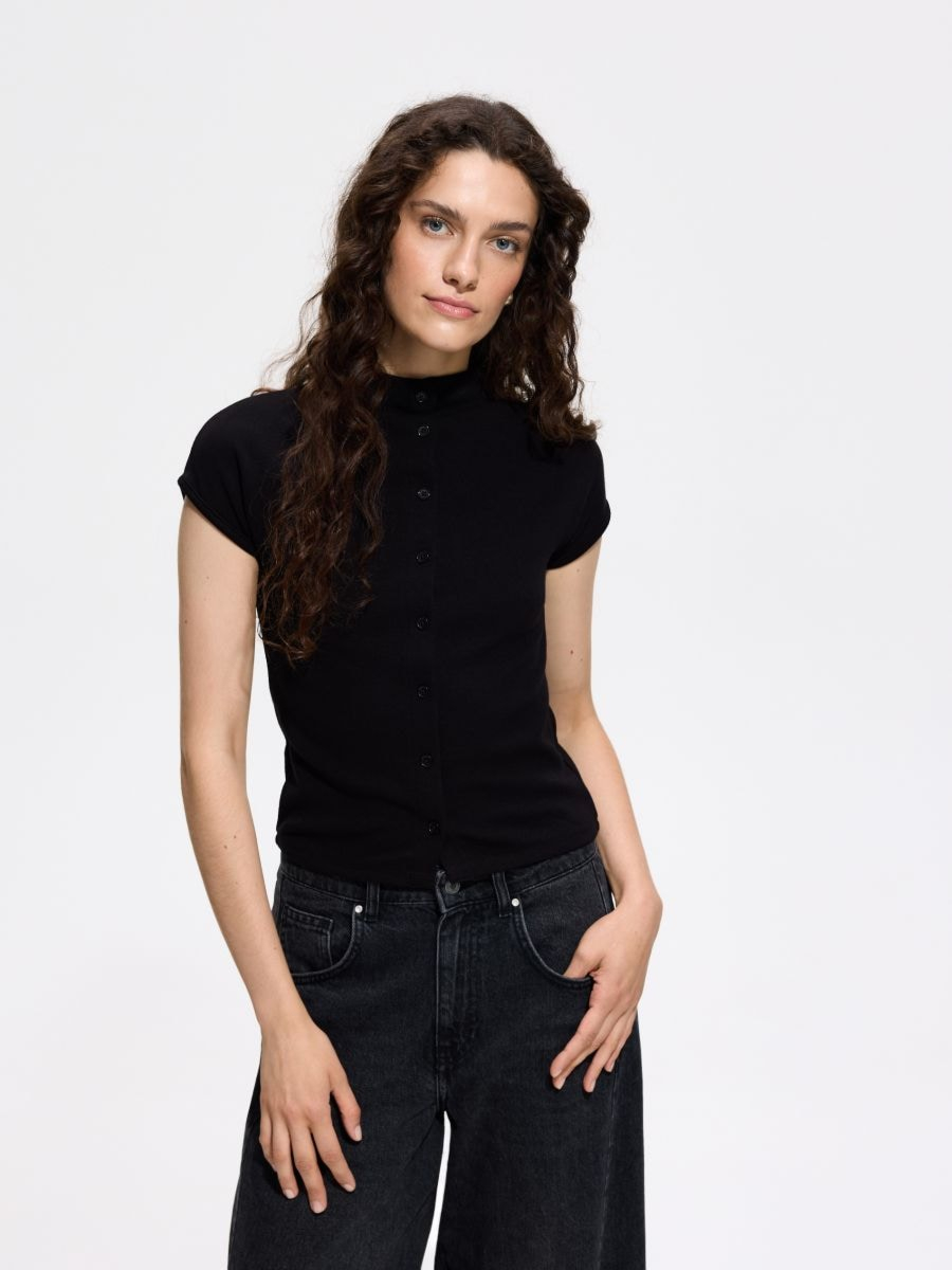 טופ עם כפתורים main product photo