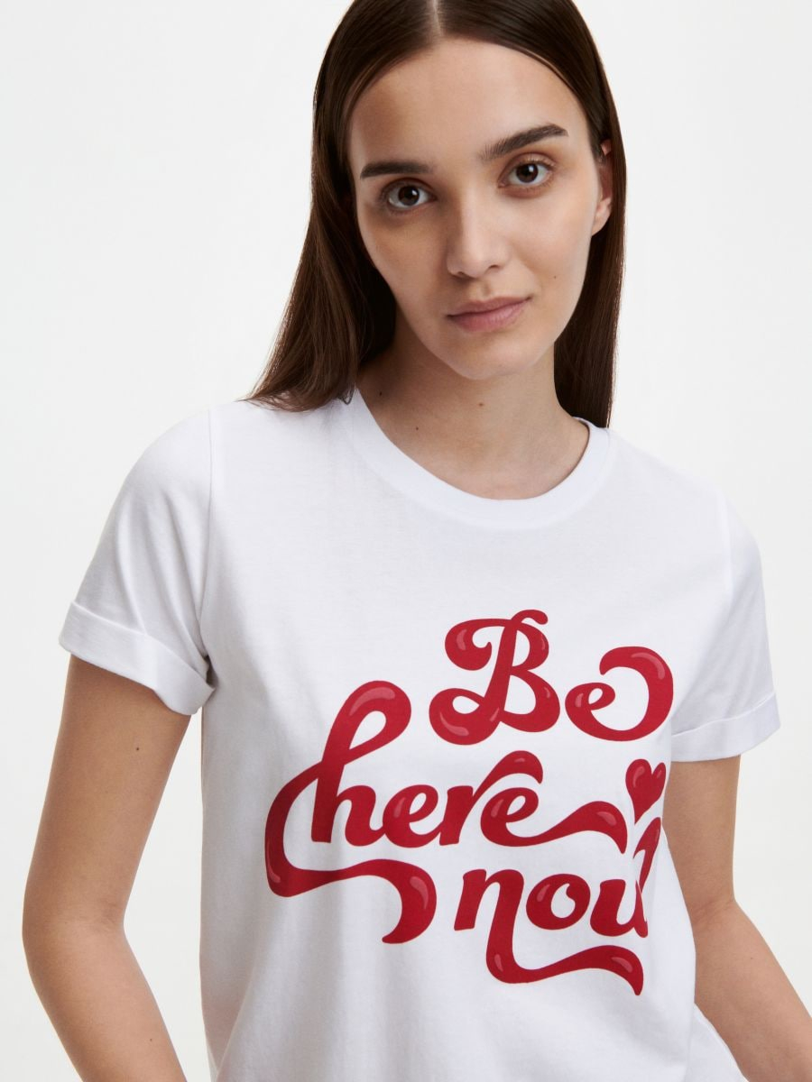 טי שירט קצרה עם דפוס main product photo