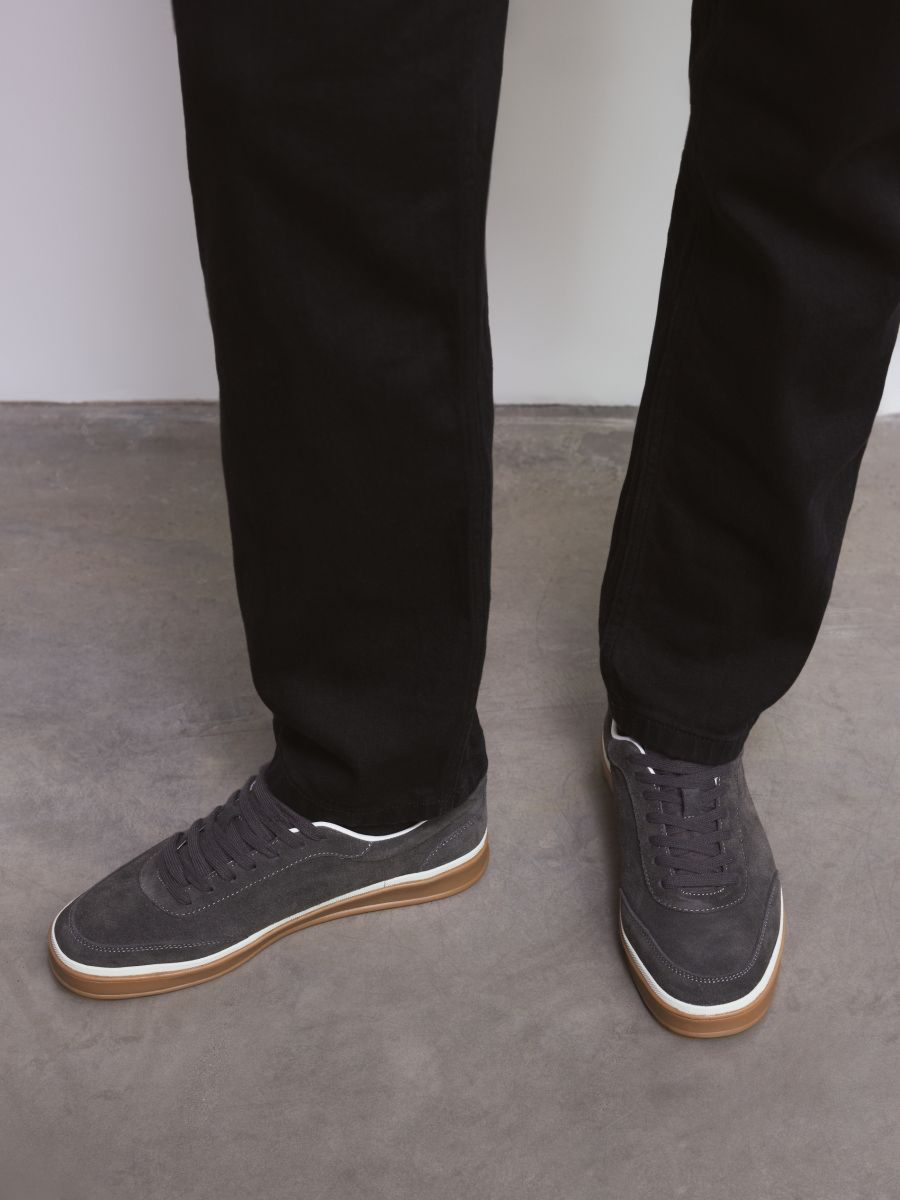 סניקרס זמש main product photo