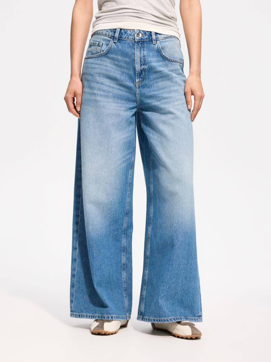 ג'ינס בגזרת Baggy main product photo
