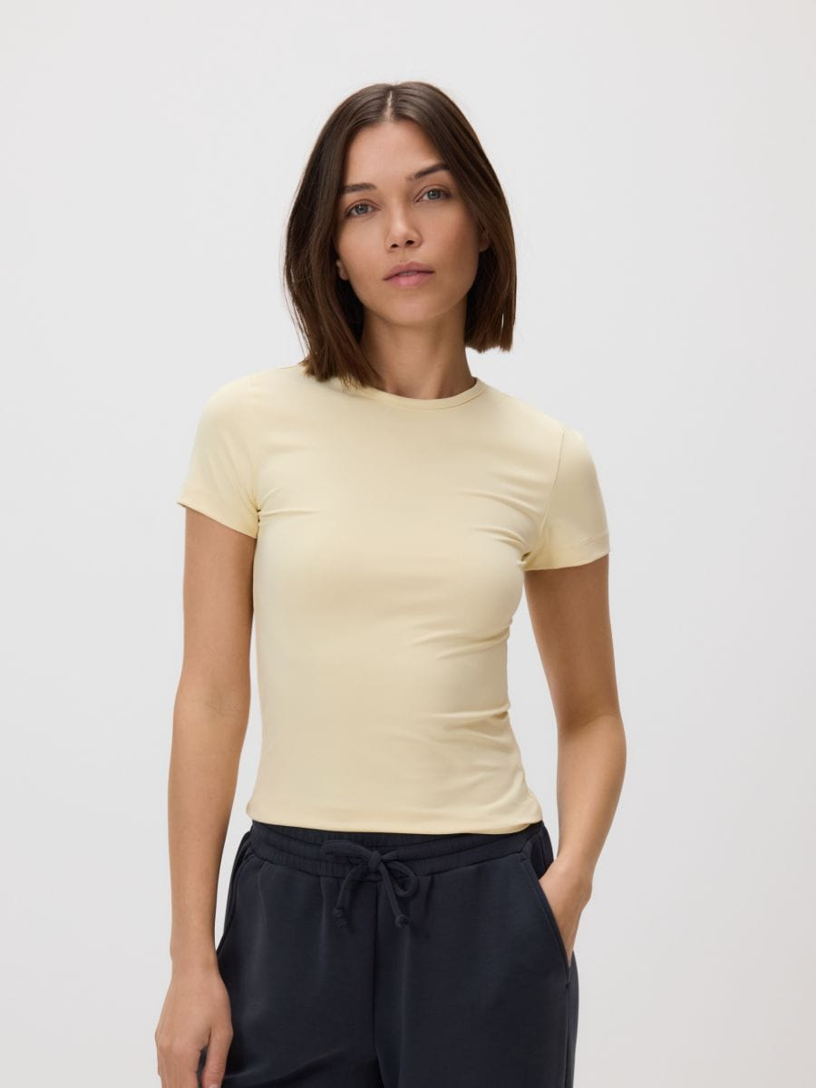 טי שירט צמודה main product photo