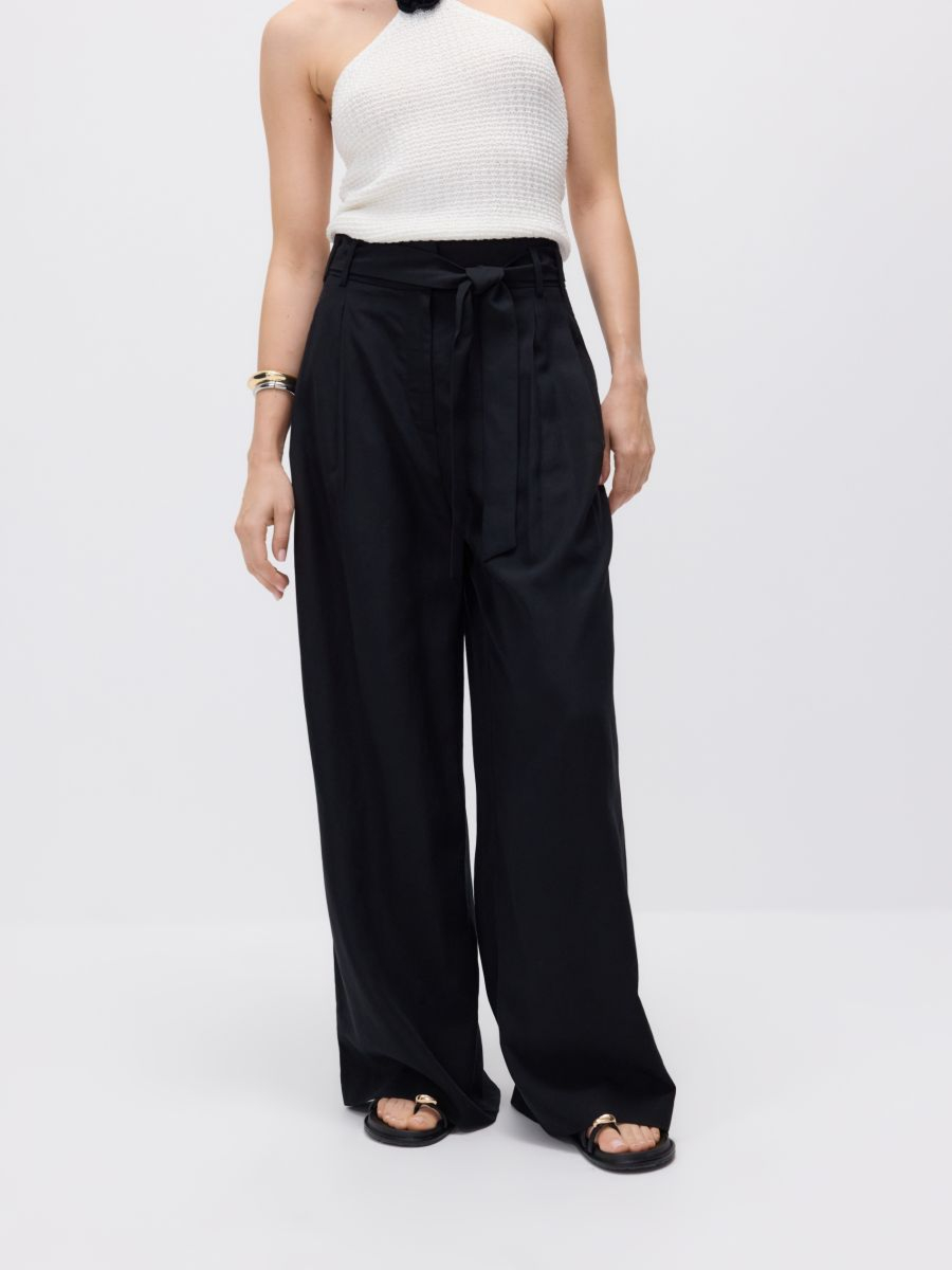 מכנס רחב בגזרה משוחררת main product photo