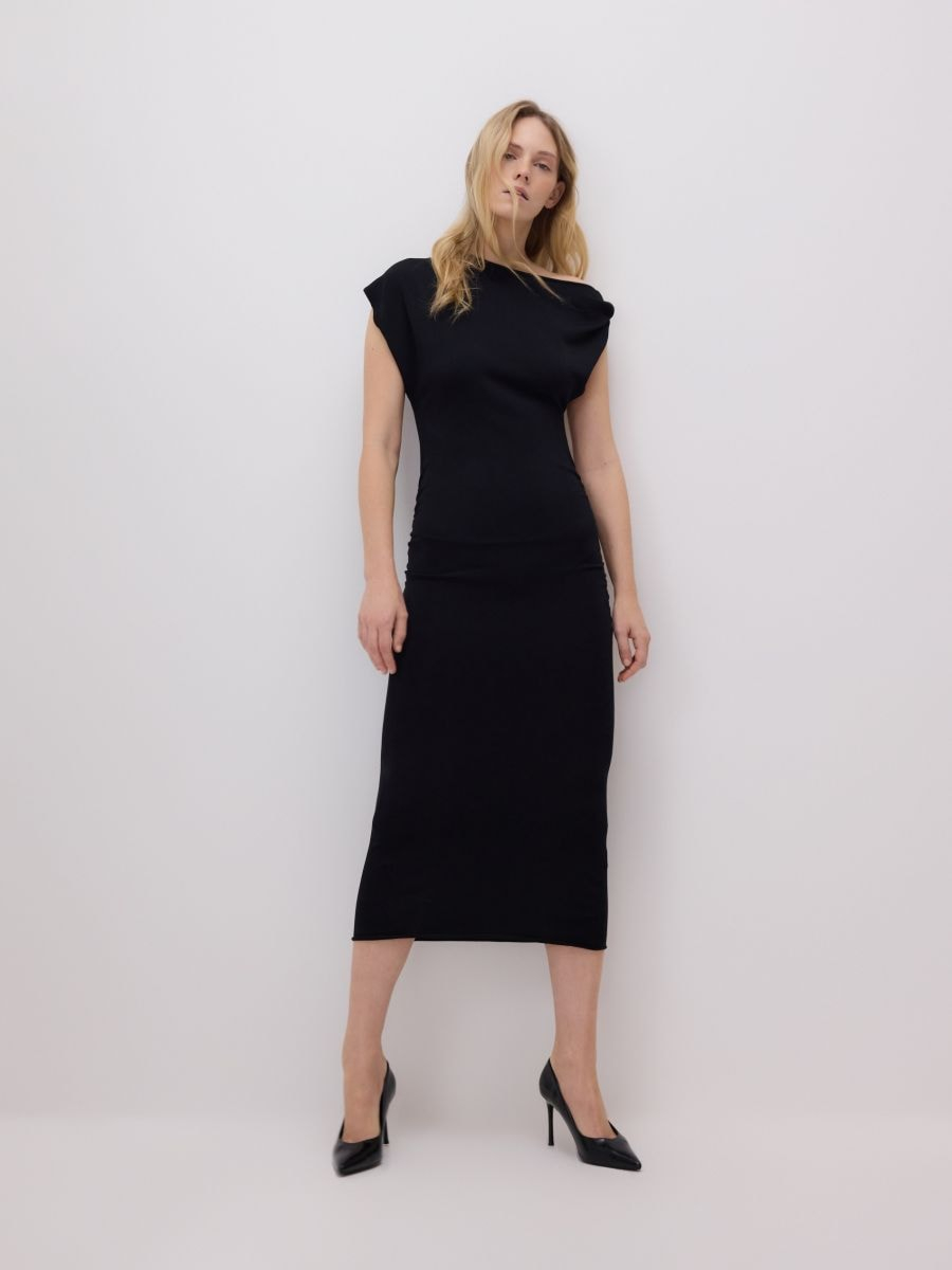 שמלת מידי צמודה main product photo