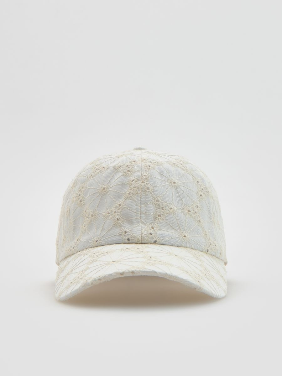 כובע עם רקמה main product photo