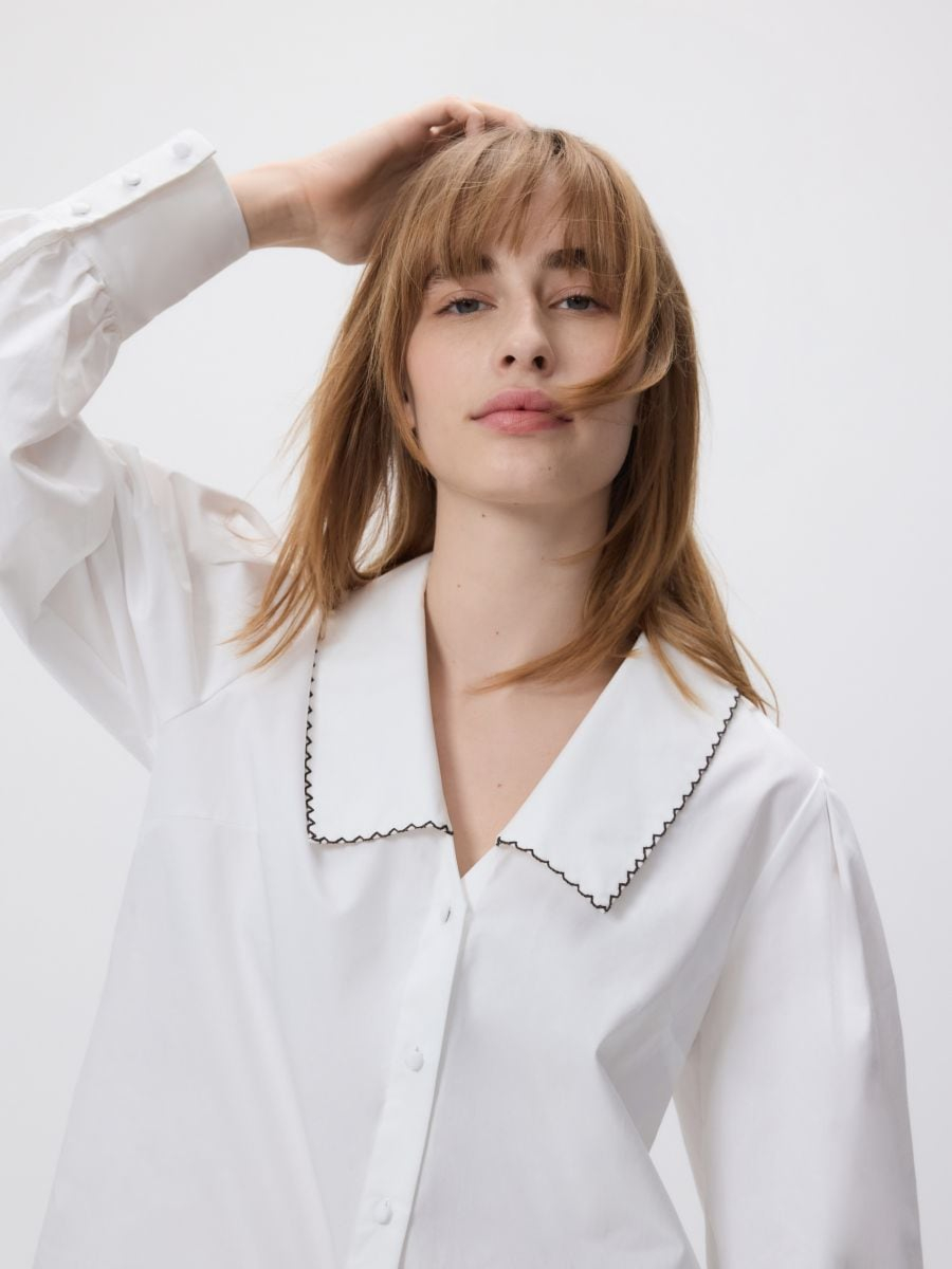 חולצת כותנה עם צווארון