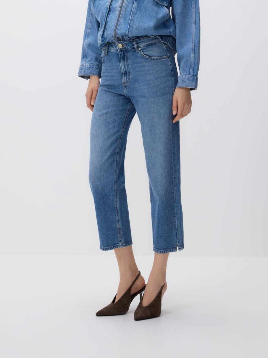 ג'ינס בגזרת Striaght