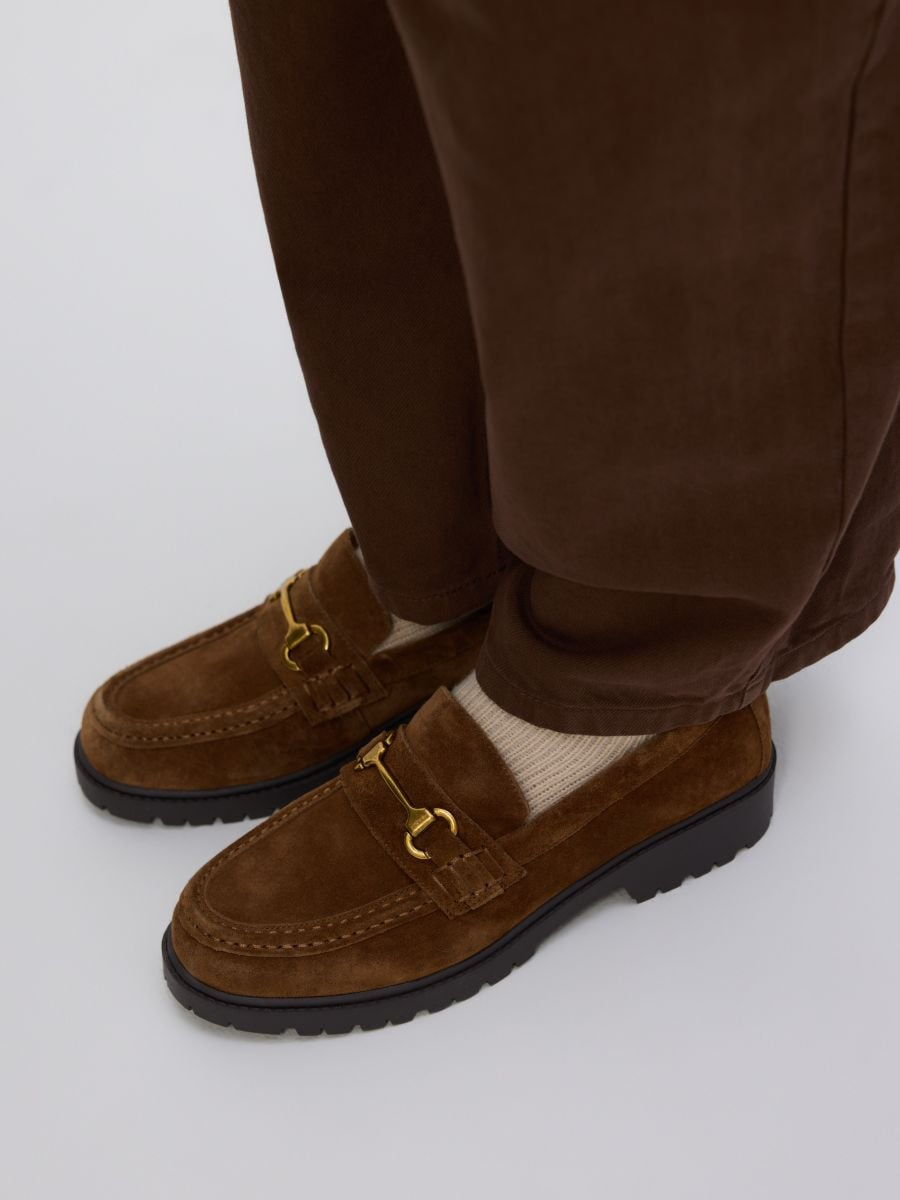 מוקסינים זמש עם אבזם main product photo