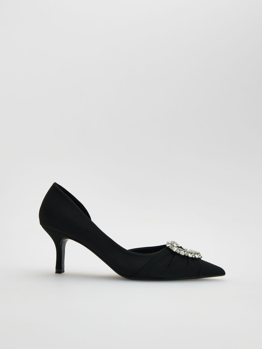 נעלי עקב עם קישוט לב main product photo