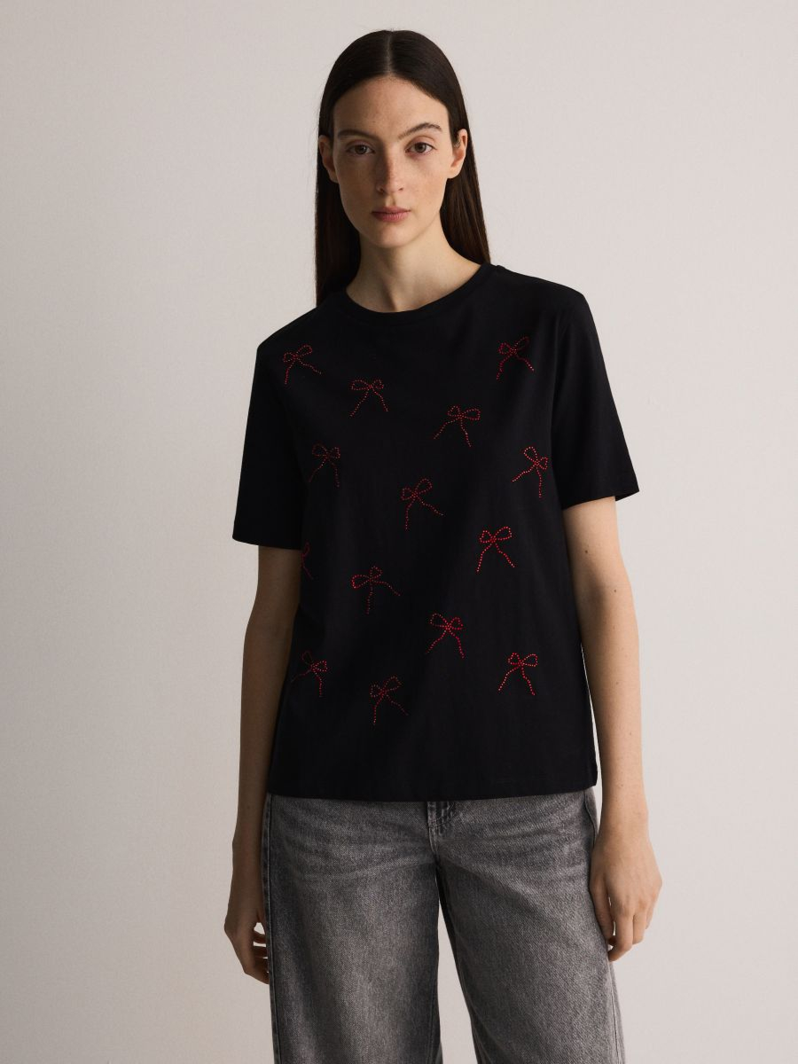 טי שירט בדיטיילס פפיונים main product photo