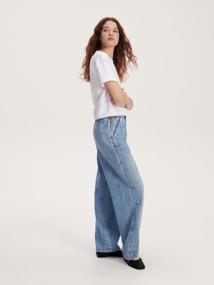 מכנסי ג'ינס מותן גובה בינוני