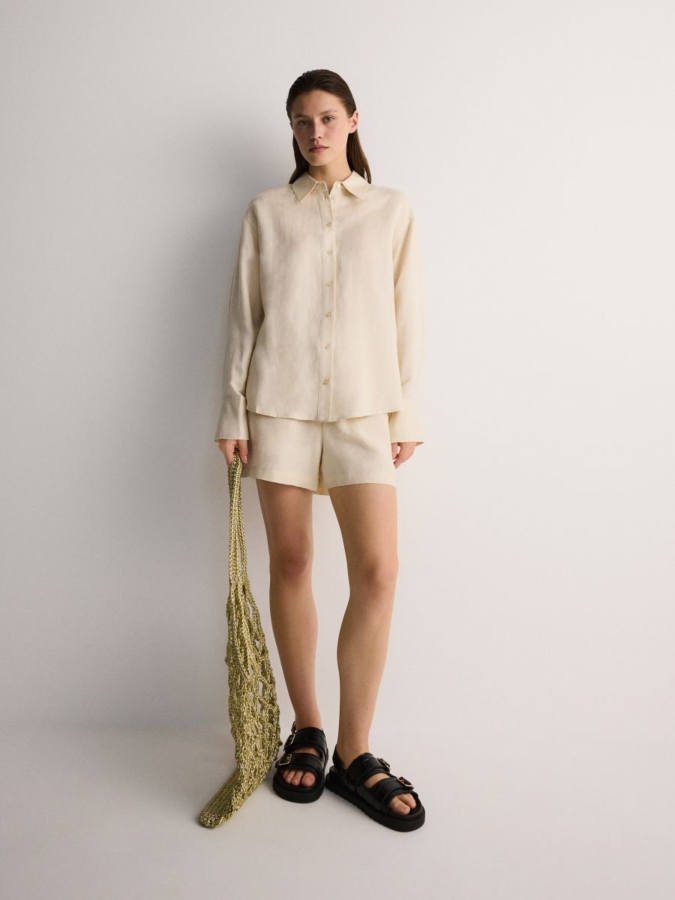 מכנסי שורטס בשילוב פשתן