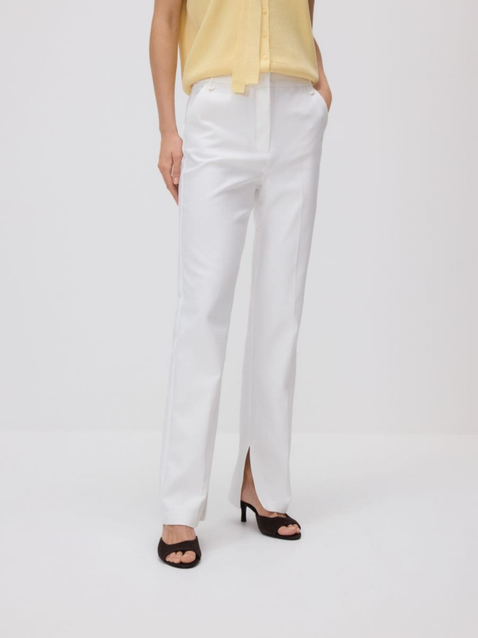 מכנסיים עם שסע