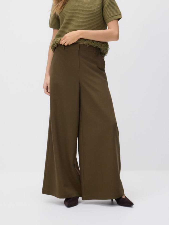 מכנסיים רחבים