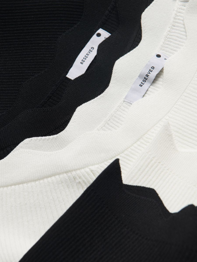 חולצה עם גימור קישוטי