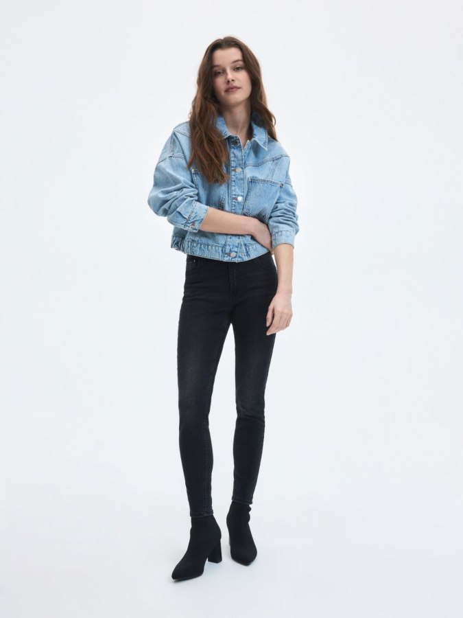 ג'ינס מחטב בגזרת slim
