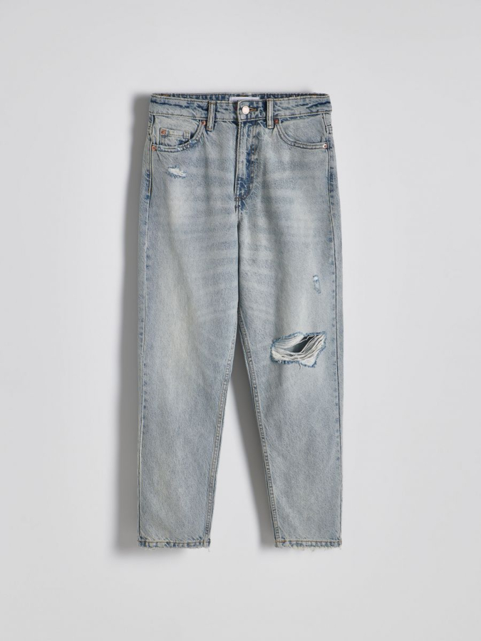 ג'ינס בגזרת MOM עם קרעים