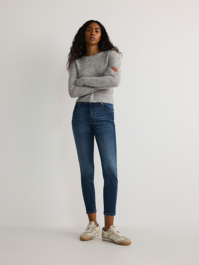 ג'ינס SLIM בגזרת מותן בינוני