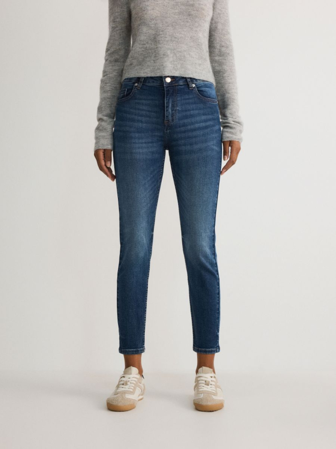 ג'ינס SLIM בגזרת מותן בינוני