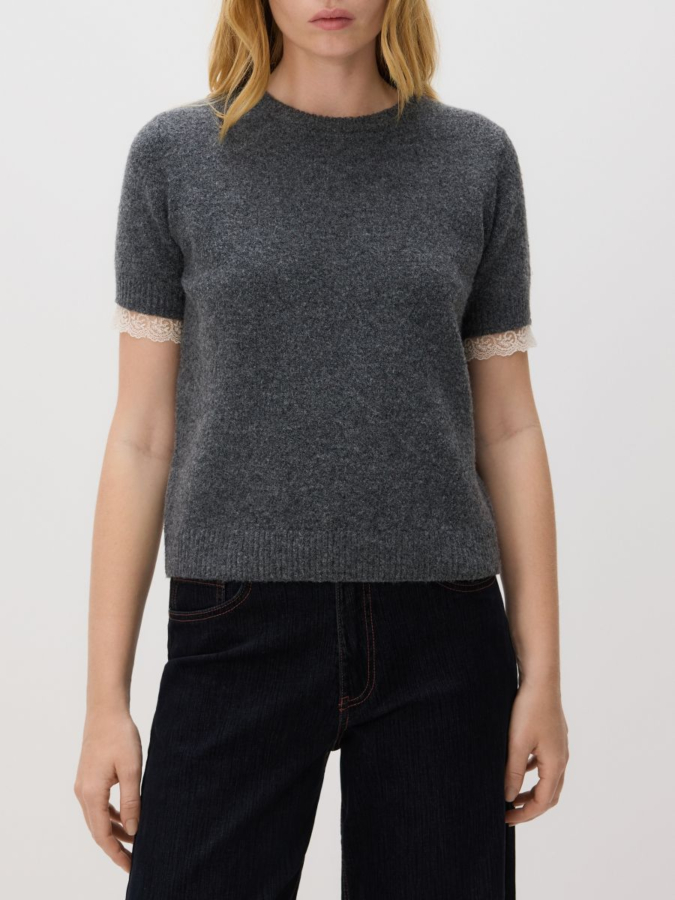 סריג שרוולים קצרים עם תחרה