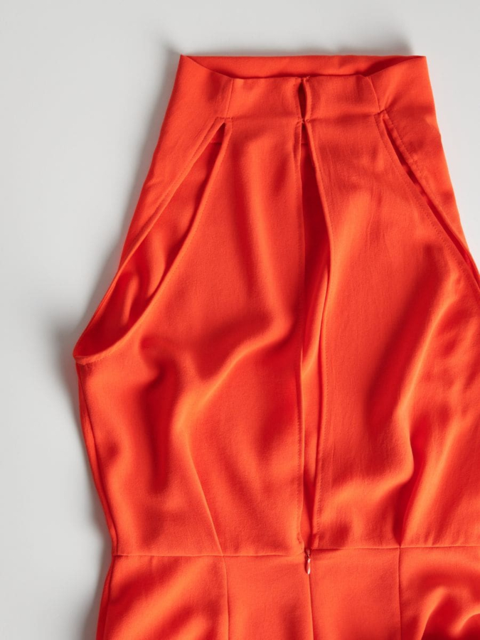 אוברול עם צווארון קולר