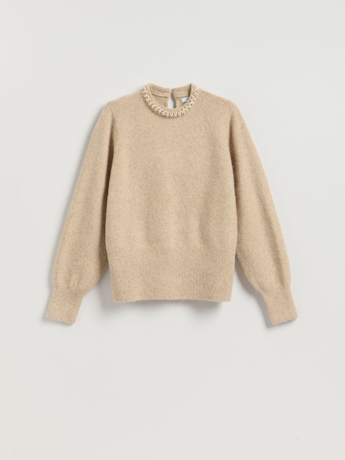 סריג עם צווארון מעוצב