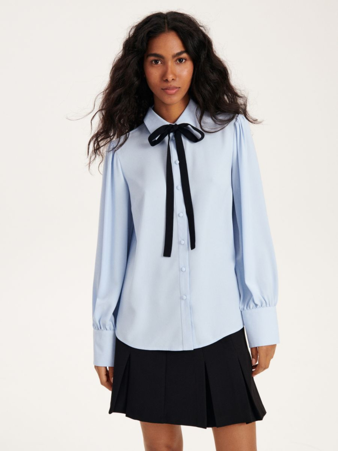 חולצה עם קשר