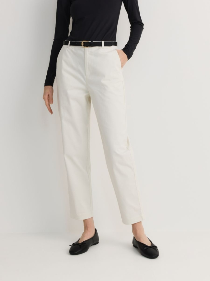 מכנסי צ'ינו עם חגורה