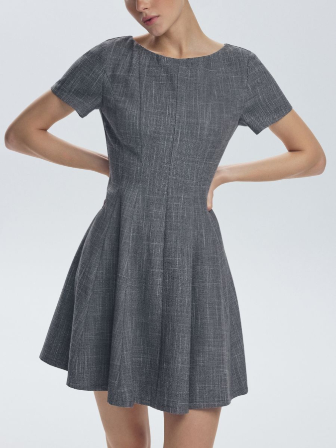 שמלת מיני מתרחבת