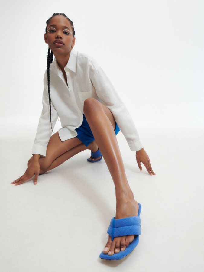 כפכפים עם עקב נמוך לנשים