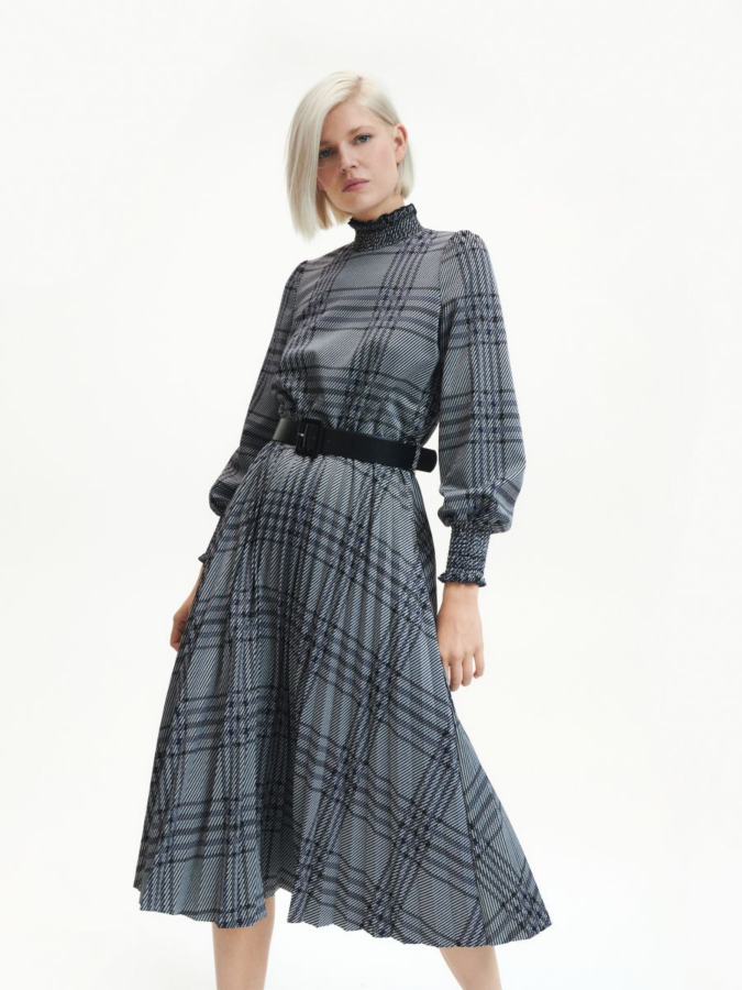 שמלת משבצות אלגנטית עם חגורה