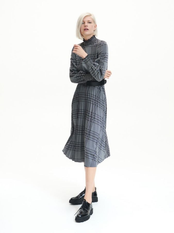 שמלת משבצות אלגנטית עם חגורה