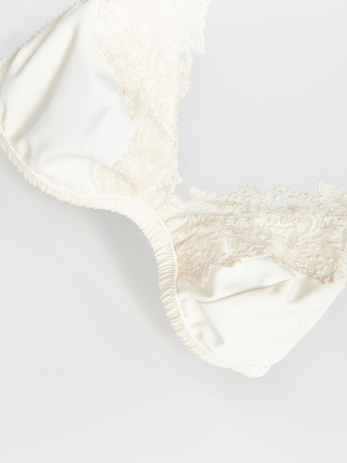 LADIES` BRASSIERE