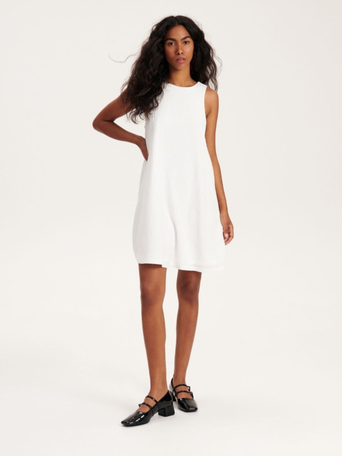 שמלת מיני בגזרת טרפז