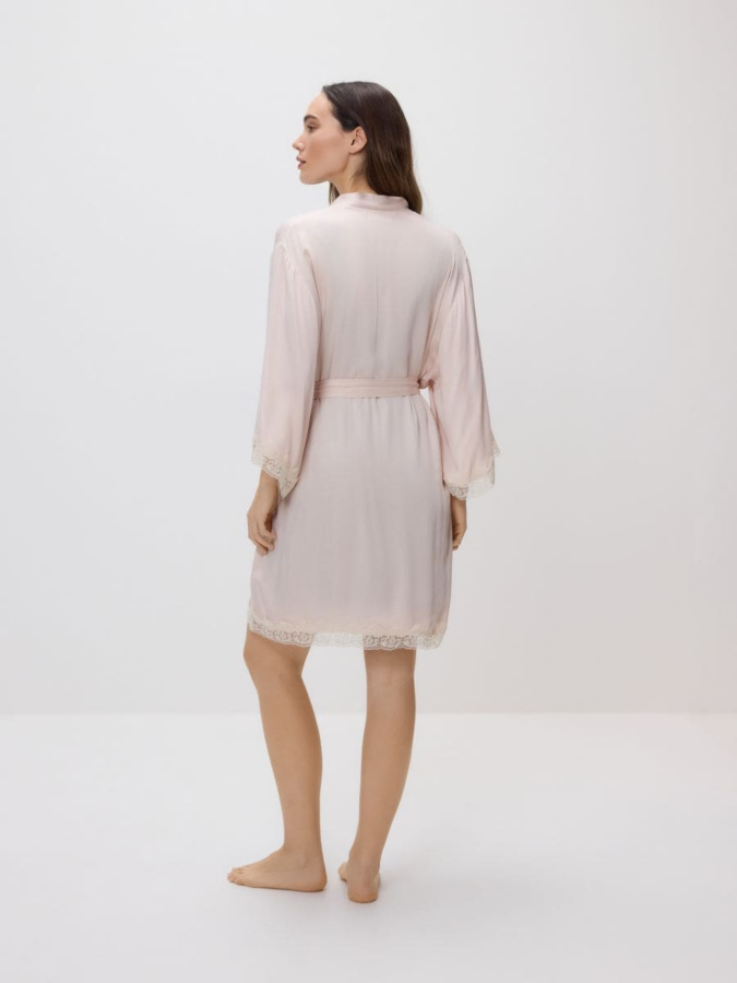 חלוק ויסקוזה עם תחרה