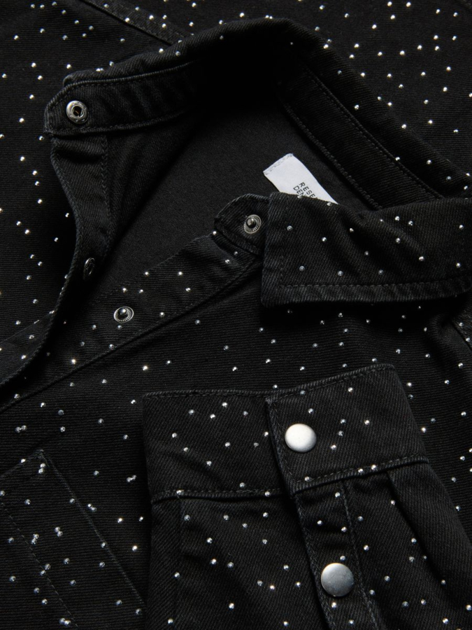 שמלת ג'ינס עם עיטורי אבנים