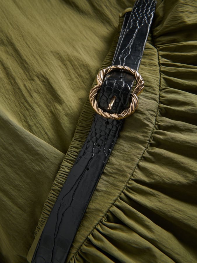 חצאית מידי עם חגורה