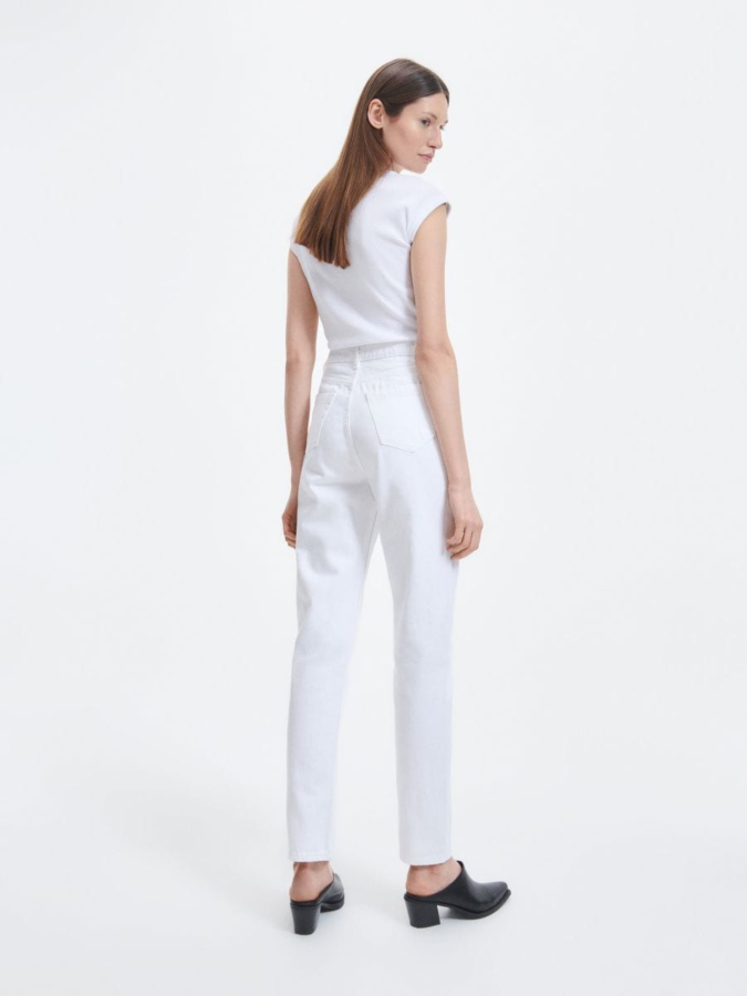 ג'ינס גזרה ישר