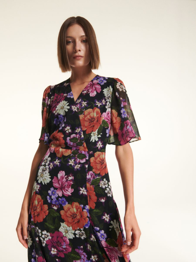 שמלה בדוגמת פרחים