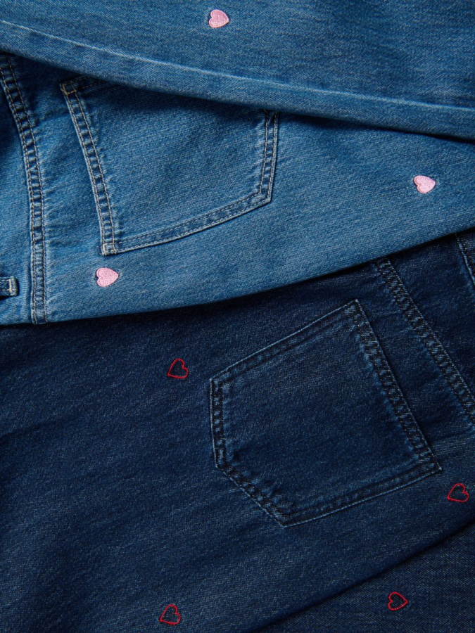 ג'ינס Wide leg עם רקמת לבבות