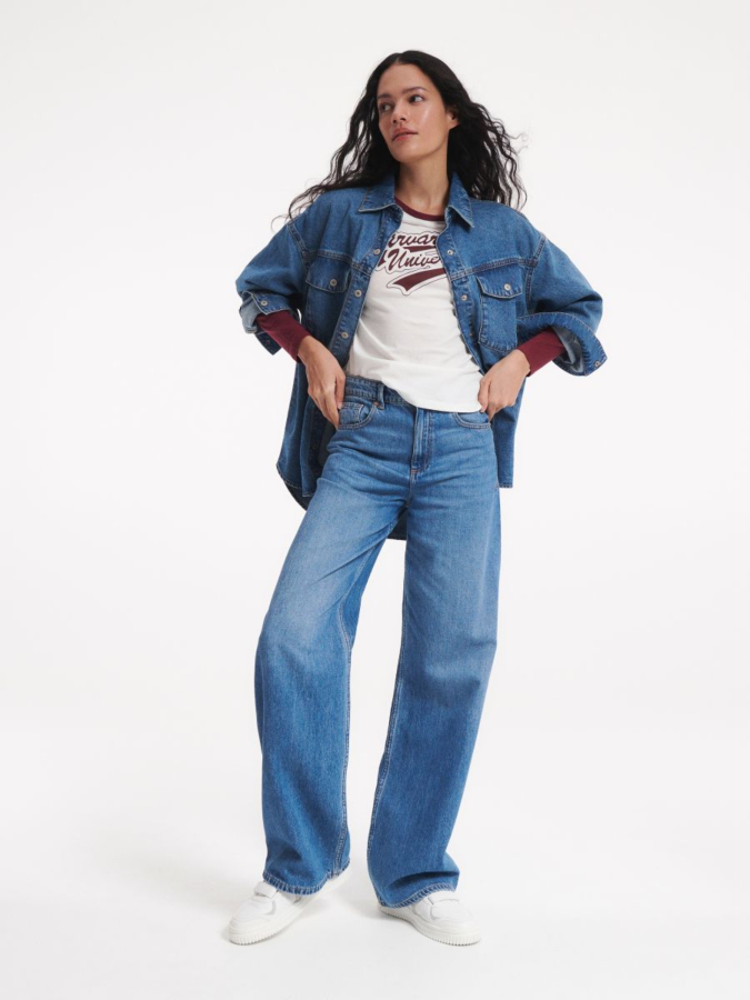 טי שירט ארוכה בגזרה צמודה