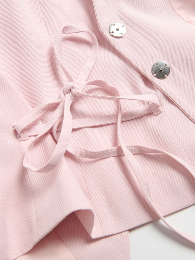 וסט מחויט עם קשירה