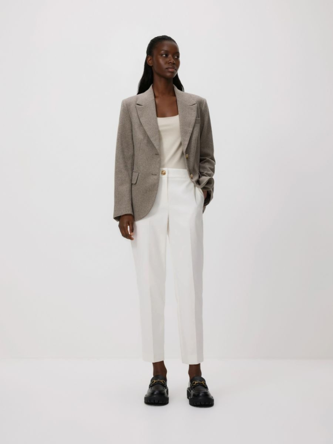 מכנסיים עם קפל