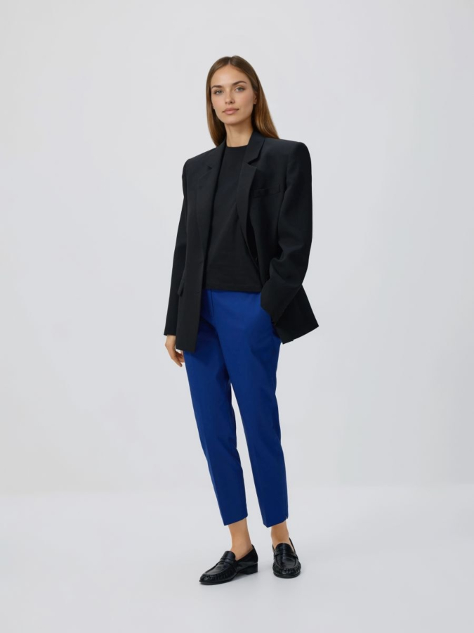 מכנסיים עם קפל