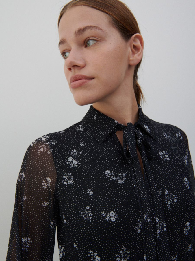 שמלה שחורה עניבת קשירה