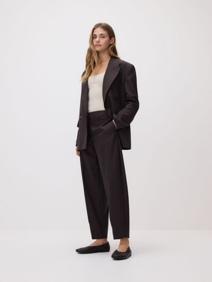 מכנסיים בגזרת Barrel