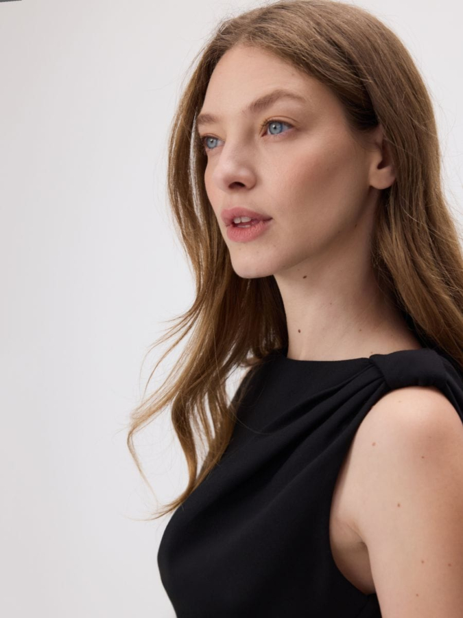 שמלת מיני עם כיווצים