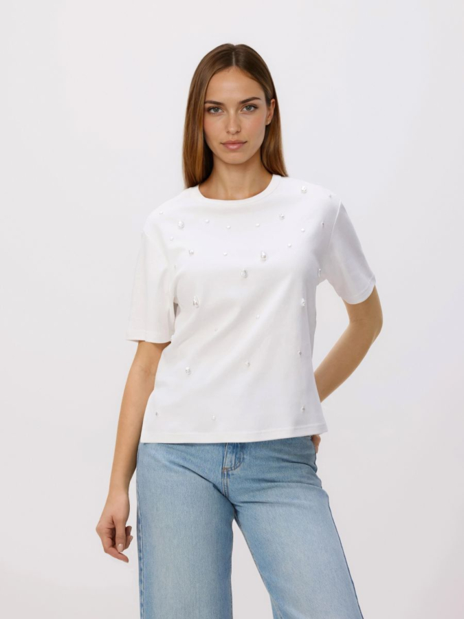 טי שירט עם פנינים