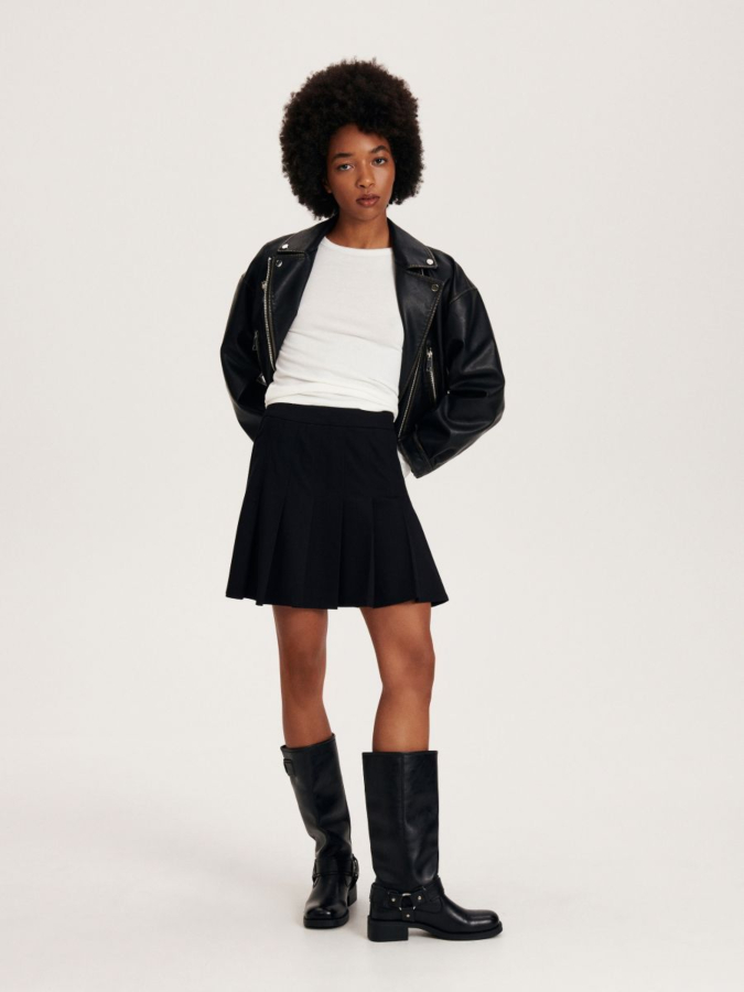 חצאית מיני עם קפלים